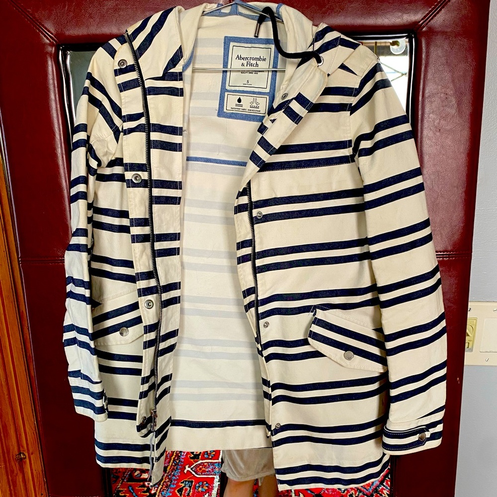 Abercrombie & Fitch raincoat